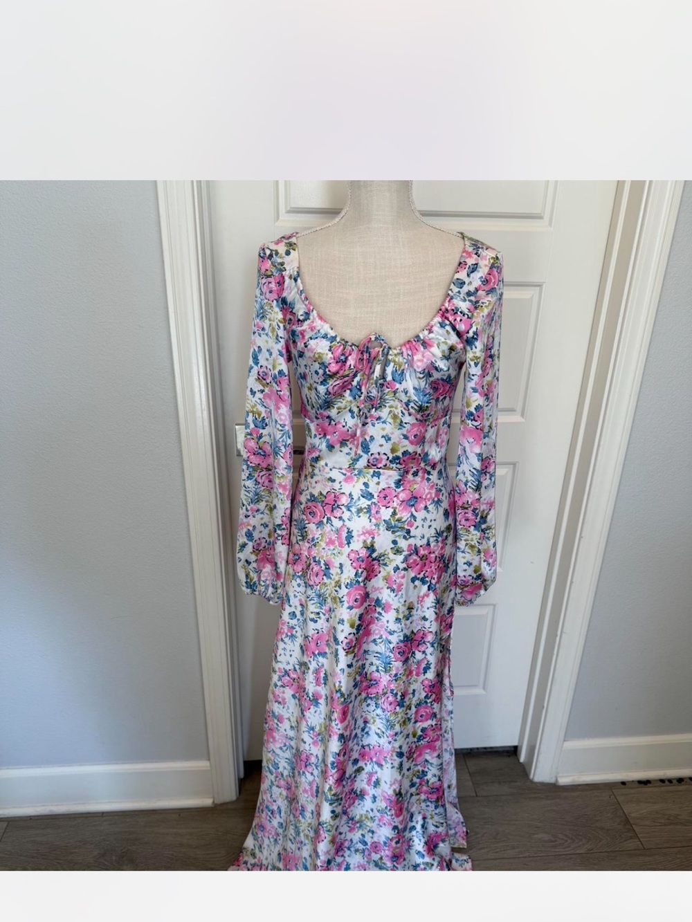 Floral Scoop-Neck Maxi Dress in Pink and White